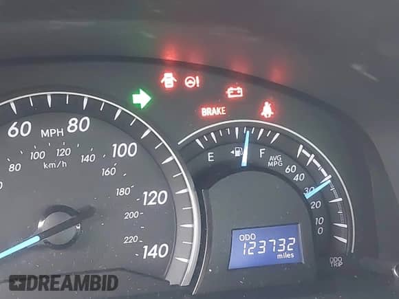 2014 Toyota Camry SE with VIN 4T1BF1FK6EU339105, listed as a IAAI auction lot 43353700 with 123,732 mi miles and . Bid and sale history available at DreamBid. Image 15.