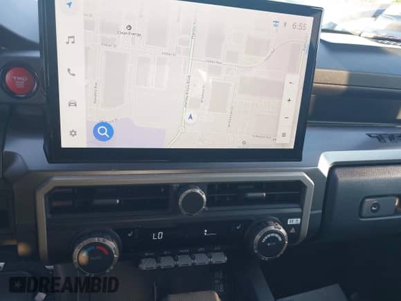 2024 Toyota Tacoma SR5 z VIN 3TMLB5JN9RM057547, wystawiony jako IAAI lot #42865640 z przebiegiem 28 049 mil mil oraz . Historia ofert i sprzedaży dostępna na DreamBid. Obrazek 18.