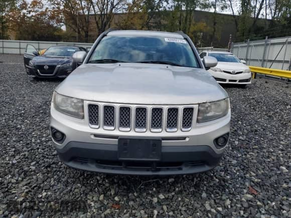 2014 Jeep Compass Latitude с VIN 1C4NJDEBXED530822, выставлен на аукционе Copart как лот 82692775 с пробегом Не указан миль и Чистый • Clean title. История ставок и продаж доступна на DreamBid. Изображение 5.