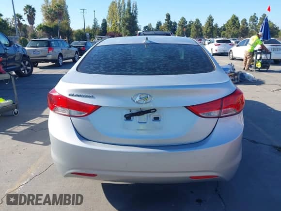 2013 Hyundai Elantra GLS z VIN 5NPDH4AEXDH290770, wystawiony jako IAAI lot #43337517 z przebiegiem 99 331 mil mil oraz . Historia ofert i sprzedaży dostępna na DreamBid. Obrazek 16.