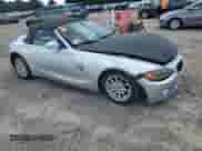 2003 BMW Z4 2.5i z VIN 4USBT33493LS47580, wystawiony jako Copart lot #62754925 z przebiegiem 178 558 mil mil oraz Szkoda całkowita • Salvage title. Historia ofert i sprzedaży dostępna na DreamBid. Obrazek 4.