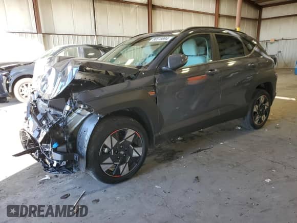 2024 Hyundai Kona SEL с VIN KM8HCCAB8RU054269, выставлен на аукционе Copart как лот 80518894 с пробегом 7 516 миль миль и Списание • Salvage title. История ставок и продаж доступна на DreamBid. Изображение 1.