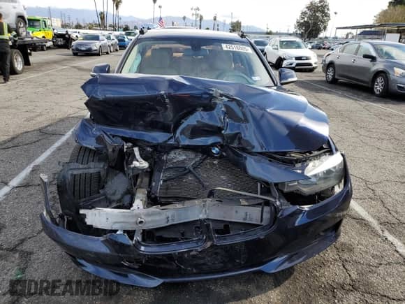 2014 BMW 3 Series 320i с VIN WBA3B1G5XENT01090, выставлен на аукционе Copart как лот 42516005 с пробегом Не указан миль и Списание • Salvage title. История ставок и продаж доступна на DreamBid. Изображение 5.