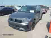 2024 Volkswagen Tiguan SE R-Line Black с VIN 3VVCB7AX3RM072205, выставлен на аукционе IAAI как лот 42040966 с пробегом 13 773 миль миль и . История ставок и продаж доступна на DreamBid. Изображение 2.