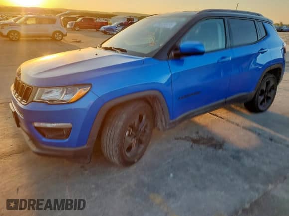 2020 Jeep Compass Altitude с VIN 3C4NJCBB1LT147695, выставлен на аукционе Copart как лот 84433255 с пробегом 109 442 миль миль и Списание • Salvage title. История ставок и продаж доступна на DreamBid. Изображение 1.