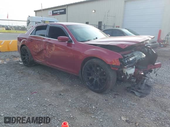 2013 Chrysler 300 S с VIN 2C3CCABT0DH713617, выставлен на аукционе IAAI как лот 42480575 с пробегом 92 754 миль миль и . История ставок и продаж доступна на DreamBid. Изображение 1.