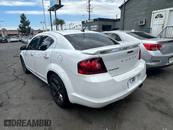 2012 Dodge Avenger SXT Plus with VIN 1C3CDZEG1CN293608, listed as a Copart auction lot 86501015 with 233,713 mi miles and Clean title. Bid and sale history available at DreamBid. Image 3.