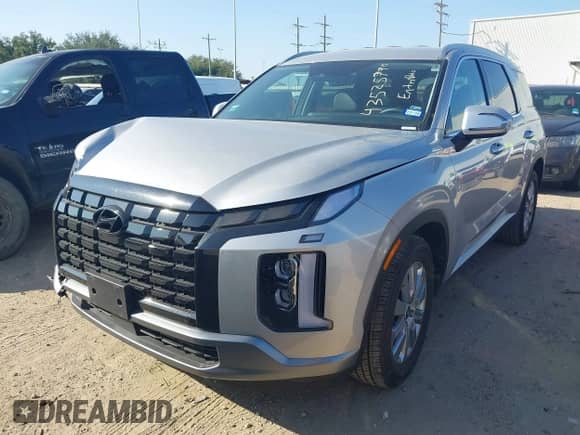 2025 Hyundai Palisade SEL with VIN KM8R24GE5SU882333, listed as a IAAI auction lot 43525790 with 16,371 mi miles and . Bid and sale history available at DreamBid. Image 2.