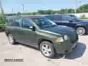 2007 Jeep Compass Sport с VIN 1J8FT47W77D276030, выставлен на аукционе IAAI как лот 42680003 с пробегом 176 816 миль миль и . История ставок и продаж доступна на DreamBid. Изображение 1.
