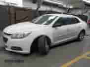 2015 Chevrolet Malibu LS z VIN 1G11B5SL8FF299741, wystawiony jako IAAI lot #43359561 z przebiegiem 118 696 mil mil oraz . Historia ofert i sprzedaży dostępna na DreamBid. Obrazek 14.