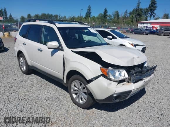 2013 Subaru Forester X Limited with VIN JF2SHAEC8DH440471, listed as a IAAI auction lot 42433401 with 61,517 mi miles and . Bid and sale history available at DreamBid. Image 1.