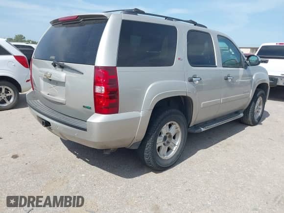 2008 Chevrolet Tahoe 3LT with VIN 1GNFK13078R166603, listed as a IAAI auction lot 42258023 with 282,911 mi miles and . Bid and sale history available at DreamBid. Image 4.