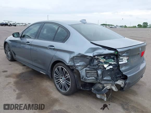 2019 BMW 5 Series 540i xDrive z VIN WBAJE7C52KWW00201, wystawiony jako IAAI lot #42275550 z przebiegiem 78 169 mil mil oraz . Historia ofert i sprzedaży dostępna na DreamBid. Obrazek 3.