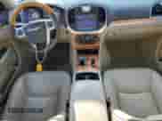 2013 Chrysler 300 C с VIN 2C3CCAKG5DH660934, выставлен на аукционе Copart как лот 67403325 с пробегом 161 397 миль миль и Чистый • Clean title. История ставок и продаж доступна на DreamBid. Изображение 8.