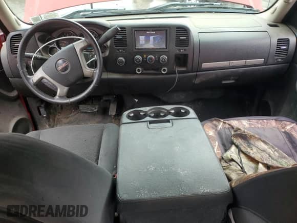 2007 GMC Sierra 1500 Work Truck with VIN 1GTEK19067Z505653, listed as a Copart auction lot 82131035 with 166,553 mi miles and Salvage title. Bid and sale history available at DreamBid. Image 8.