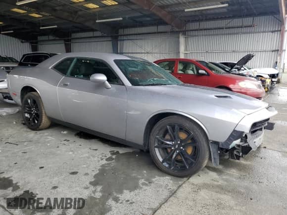 2017 Dodge Challenger SXT с VIN 2C3CDZAG8HH640860, выставлен на аукционе Copart как лот 86176355 с пробегом 85 826 миль миль и Списание • Salvage title. История ставок и продаж доступна на DreamBid. Изображение 4.