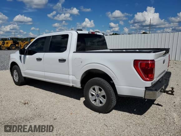 2022 Ford F-150 XLT z VIN 1FTEW1EBXNFA51336, wystawiony jako Copart lot #81211145 z przebiegiem 117 605 mil mil oraz Czysty tytuł • Clean title. Historia ofert i sprzedaży dostępna na DreamBid. Obrazek 2.
