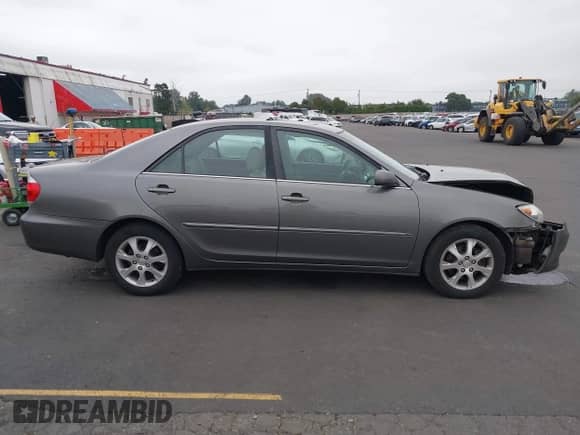 2005 Toyota Camry XLE с VIN 4T1BF30K55U593263, выставлен на аукционе IAAI как лот 43189841 с пробегом 90 753 миль миль и . История ставок и продаж доступна на DreamBid. Изображение 13.