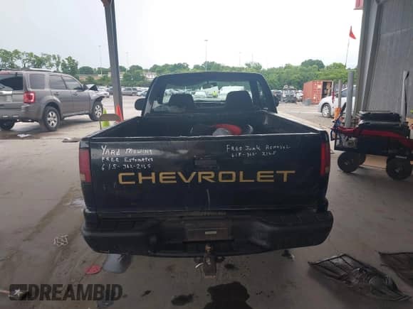 2002 Chevrolet S-10 с VIN 1GCCS145228122561, выставлен на аукционе IAAI как лот 42464842 с пробегом 375 630 миль миль и . История ставок и продаж доступна на DreamBid. Изображение 17.
