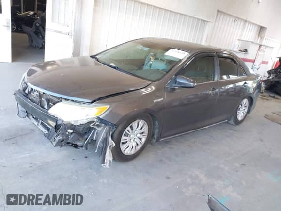 2013 Toyota Camry LE z VIN 4T1BD1FK7DU064283, wystawiony jako IAAI lot #42308435 z przebiegiem 183 355 mil mil oraz . Historia ofert i sprzedaży dostępna na DreamBid. Obrazek 2.