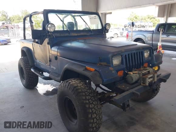 1990 Jeep Wrangler с VIN 2J4FY29TXLJ539000, выставлен на аукционе IAAI как лот 43272455 с пробегом 154 940 миль миль и . История ставок и продаж доступна на DreamBid. Изображение 6.