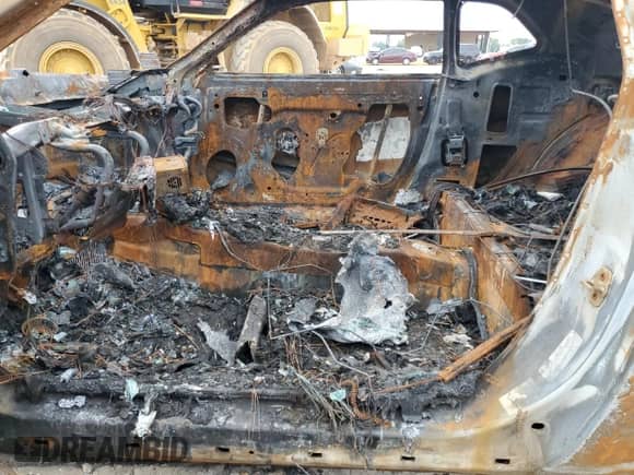 2010 Dodge Challenger R/T z VIN 2B3CJ5DT1AH313567, wystawiony jako Copart lot #67285475 z przebiegiem Nie podano mil oraz Nie do naprawy • Non repairable. Historia ofert i sprzedaży dostępna na DreamBid. Obrazek 7.