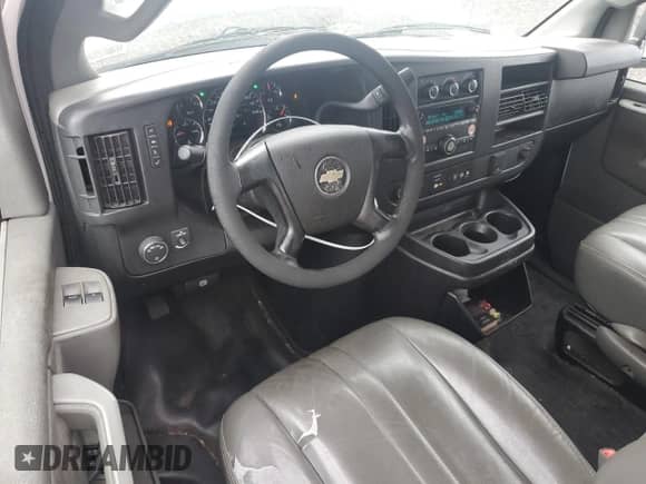 2016 Chevrolet Express Cargo with VIN 1GCWGAFF8G1132113, listed as a Copart auction lot 68304905 with 212,190 mi miles and Salvage title. Bid and sale history available at DreamBid. Image 8.