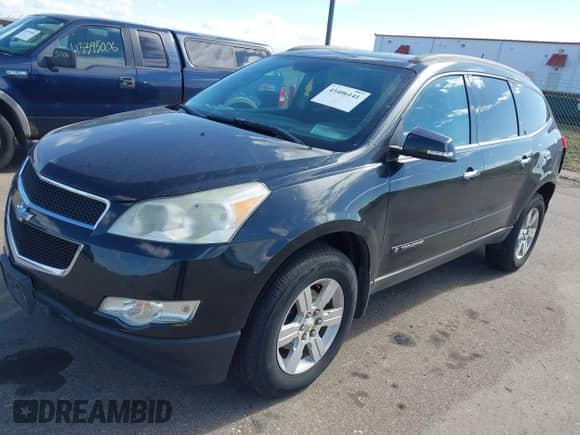 2009 Chevrolet Traverse 2LT с VIN 1GNEV23D19S173097, выставлен на аукционе IAAI как лот 43406141 с пробегом 155 547 миль миль и . История ставок и продаж доступна на DreamBid. Изображение 2.