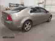 2012 Chevrolet Malibu 1LT z VIN 1G1ZC5E06CF218586, wystawiony jako IAAI lot #42838384 z przebiegiem 183 069 mil mil oraz . Historia ofert i sprzedaży dostępna na DreamBid. Obrazek 4.