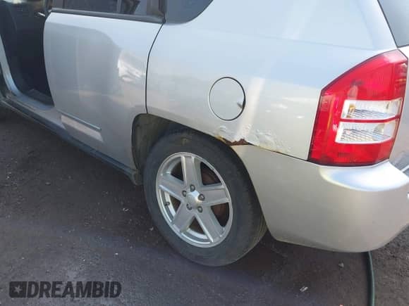 2008 Jeep Compass Sport с VIN 1J8FT47008D789312, выставлен на аукционе IAAI как лот 42984269 с пробегом 125 557 миль миль и . История ставок и продаж доступна на DreamBid. Изображение 6.