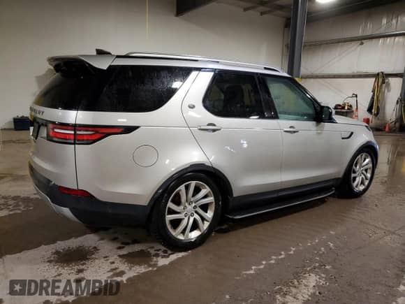 2017 Land Rover Discovery HSE with VIN SALRRBBV8HA028497, listed as a Copart auction lot 70854595 with 86,452 mi miles and Clean title. Bid and sale history available at DreamBid. Image 3.