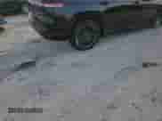 2025 Jeep Grand Cherokee Summit с VIN 1C4RJHEG1S8640375, выставлен на аукционе Copart как лот 44253355 с пробегом 961 миль миль и Чистый • Clean title. История ставок и продаж доступна на DreamBid. Изображение 3.