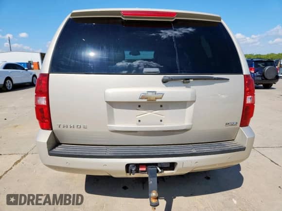 2008 Chevrolet Tahoe LTZ with VIN 1GNFK130X8J209183, listed as a Copart auction lot 84020575 with 150,121 mi miles and Salvage title. Bid and sale history available at DreamBid. Image 6.
