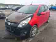 2013 Chevrolet Spark LS z VIN KL8CB6S97DC542456, wystawiony jako IAAI lot #43074503 z przebiegiem 140 683 mil mil oraz . Historia ofert i sprzedaży dostępna na DreamBid. Obrazek 17.