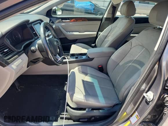 2018 Hyundai Sonata Limited с VIN 5NPE34AF8JH719556, выставлен на аукционе Copart как лот 70063625 с пробегом 49 935 миль миль и Списание • Salvage title. История ставок и продаж доступна на DreamBid. Изображение 7.