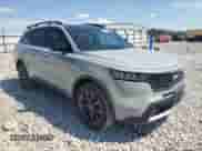 2022 Kia Sorento X-Line EX z VIN 5XYRHDLFXNG129453, wystawiony jako Copart lot #61753985 z przebiegiem 47 870 mil mil oraz Szkoda całkowita • Salvage title. Historia ofert i sprzedaży dostępna na DreamBid. Obrazek 4.
