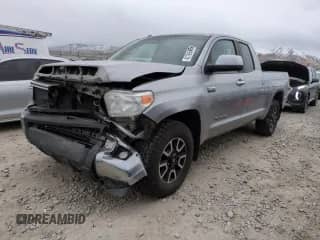 2016 Toyota Tundra Limited z VIN 5TFBW5F1XGX502309, wystawiony jako Copart lot #42769545 z przebiegiem 221 627 mil mil oraz Szkoda całkowita • Salvage title. Historia ofert i sprzedaży dostępna na DreamBid. Obrazek 1.