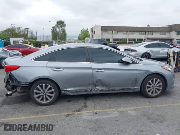 2016 Hyundai Sonata Limited с VIN 5NPE34AF4GH397734, выставлен на аукционе IAAI как лот 42203321 с пробегом 123 080 миль миль и . История ставок и продаж доступна на DreamBid. Изображение 13.