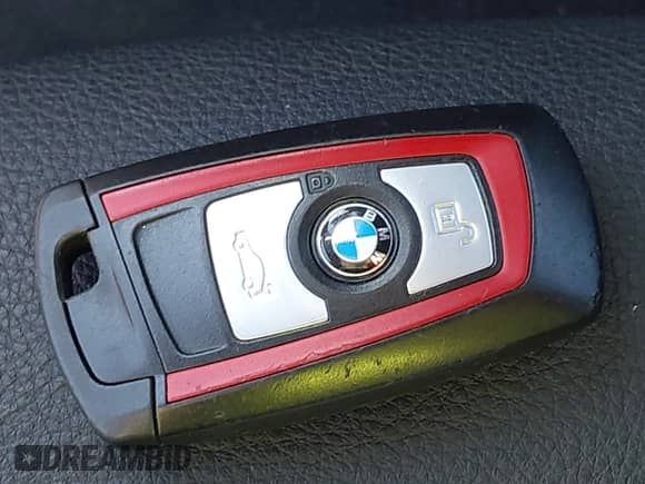 2014 BMW 3 Series 328i xDrive с VIN WBA3B3G54ENR81581, выставлен на аукционе IAAI как лот 43239396 с пробегом 52 259 миль миль и . История ставок и продаж доступна на DreamBid. Изображение 11.