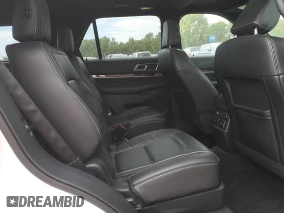 2018 Ford Explorer Platinum с VIN 1FM5K8HT9JGA65575, выставлен на аукционе Copart как лот 80067885 с пробегом 127 549 миль миль и Списание • Salvage title. История ставок и продаж доступна на DreamBid. Изображение 11.