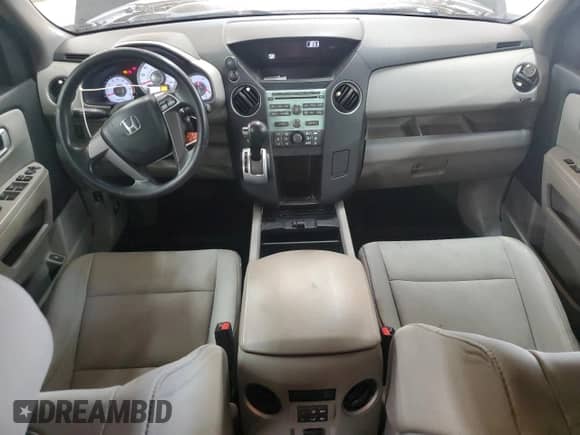 2011 Honda Pilot LX с VIN 5FNYF3H20BB031813, выставлен на аукционе Copart как лот 82650315 с пробегом 279 751 миль миль и Списание • Salvage title. История ставок и продаж доступна на DreamBid. Изображение 8.