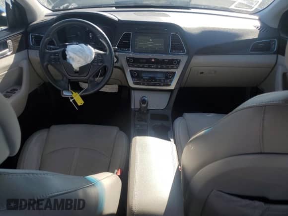 2017 Hyundai Sonata Limited с VIN 5NPE34AF9HH523104, выставлен на аукционе Copart как лот 86179235 с пробегом 121 846 миль миль и Списание • Salvage title. История ставок и продаж доступна на DreamBid. Изображение 8.