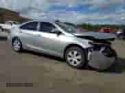 2015 Toyota Camry LE z VIN 4T1BF1FK3FU490078, wystawiony jako Copart lot #82317675 z przebiegiem 203 535 mil mil oraz Szkoda całkowita • Salvage title. Historia ofert i sprzedaży dostępna na DreamBid. Obrazek 4.