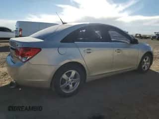 2014 Chevrolet Cruze 1LT z VIN 1G1PC5SB8E7110562, wystawiony jako Copart lot #89829435 z przebiegiem 134 364 mil mil oraz Szkoda całkowita • Salvage title. Historia ofert i sprzedaży dostępna na DreamBid. Obrazek 3.