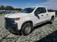 2019 Chevrolet Silverado 1500 Work Truck z VIN 1GCRWAEH7KZ417589, wystawiony jako Copart lot #71934525 z przebiegiem 173 841 mil mil oraz Czysty tytuł • Clean title. Historia ofert i sprzedaży dostępna na DreamBid. Obrazek 1.