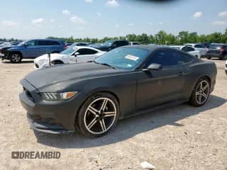 2017 Ford Mustang V6 z VIN 1FA6P8AM2H5203059, wystawiony jako Copart lot #69820705 z przebiegiem 72 066 mil mil oraz Szkoda całkowita • Salvage title. Historia ofert i sprzedaży dostępna na DreamBid. Obrazek 1.