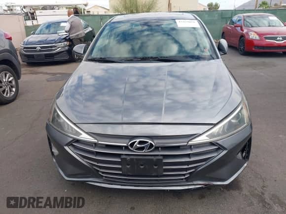 2019 Hyundai Elantra SEL z VIN 5NPD84LF8KH460241, wystawiony jako IAAI lot #43429850 z przebiegiem 99 258 mil mil oraz . Historia ofert i sprzedaży dostępna na DreamBid. Obrazek 6.