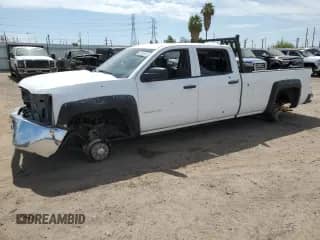 2015 Chevrolet Silverado 2500HD Work Truck z VIN 1GC1KUEGXFF564076, wystawiony jako Copart lot #63318565 z przebiegiem 117 533 mil mil oraz Szkoda całkowita • Salvage title. Historia ofert i sprzedaży dostępna na DreamBid. Obrazek 1.
