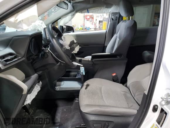2024 Toyota Sienna LE с VIN 5TDKRKEC7RS184263, выставлен на аукционе Copart как лот 65193035 с пробегом 103 050 миль миль и Списание • Salvage title. История ставок и продаж доступна на DreamBid. Изображение 7.