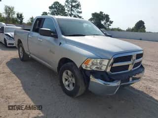 2015 Ram 1500 SLT z VIN 1C6RR6GG2FS589575, wystawiony jako IAAI lot #43241042 z przebiegiem 173 494 mil mil oraz . Historia ofert i sprzedaży dostępna na DreamBid. Obrazek 1.